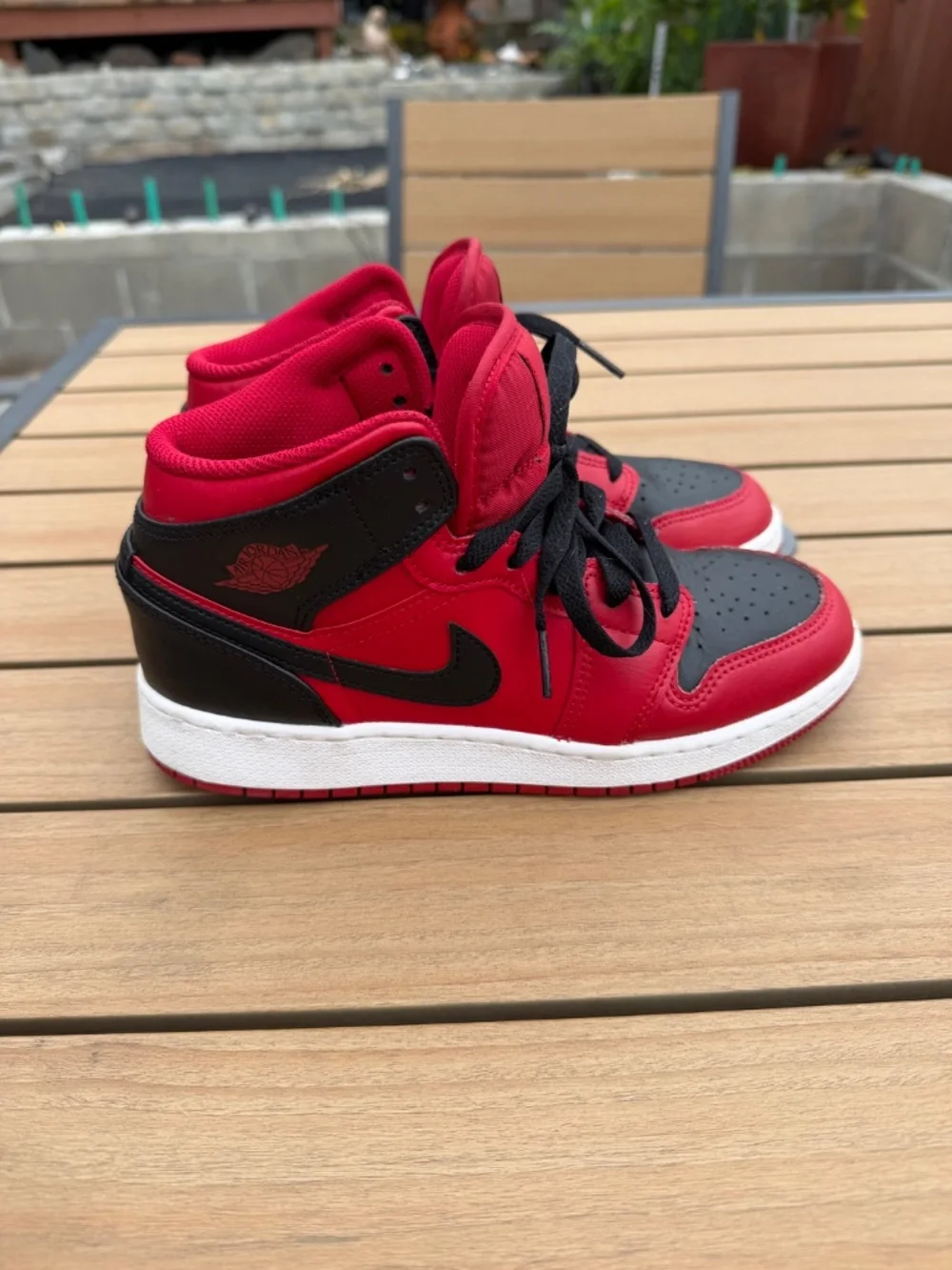 Air Jordan 1 Mid (GS) 